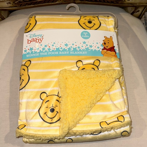 Disney Bedding Nwt Disney Winnie The Pooh Reversible Plush Sherpa